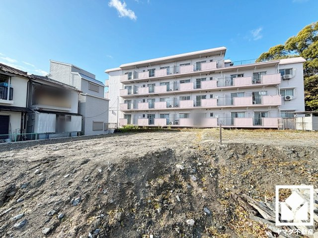 尼崎市東園田町1丁目　3期の外観|道路を挟んで東側には猪名川が流れており、川沿いには遊歩道が整備されています。四季折々の美しい景色を楽しみながらお散歩やウォーキング・ジョギングなどの運動もできる住環境です。