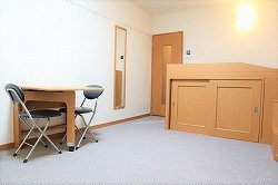 レオパレス原町中Ⅱの居間・リビング