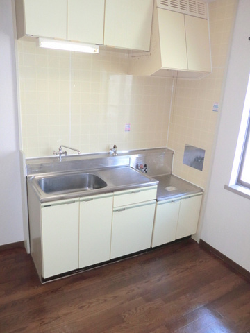 コーポリバーサイドのキッチン|★明るいキッチンです★