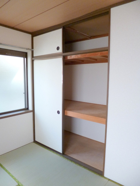 コーポリバーサイドの収納|★奥行きある収納★