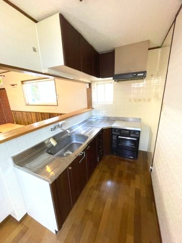 高島市今津町梅原中古戸建のキッチン