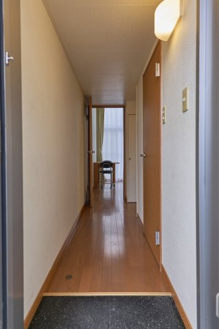 レオパレスあぶらやの玄関