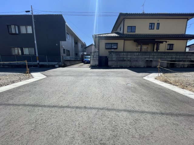 住宅用地・建築条件付き売地　郡山市小原田2丁目　小原田小学校・小原田中学校の前面道路含む現地写真