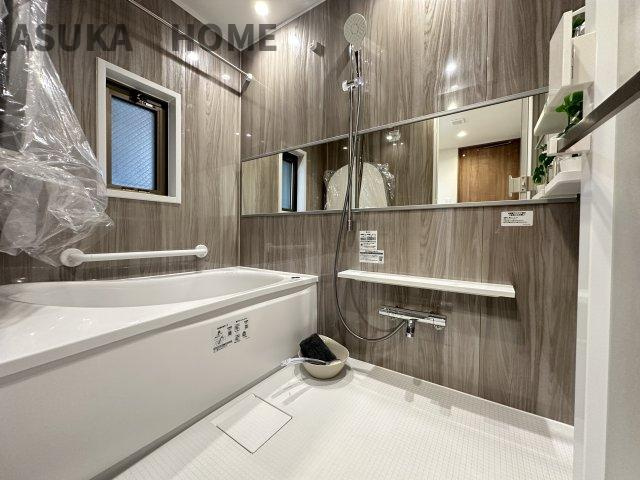 パークハイム日吉本町のキッチン|白を基調とした一体感のあるシステムキッチンが魅力的なキッチンスペースとなっております。