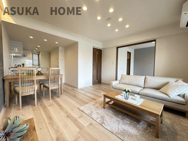 パークハイム日吉本町の居間・リビング|リビングとダイニングに分けられているLDK。生活動線に配慮された間取りとなっております。