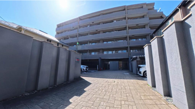 日神パレステージ代々木公園の外観