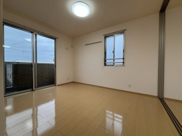 グレース中谷A棟の内装|明るい室内です