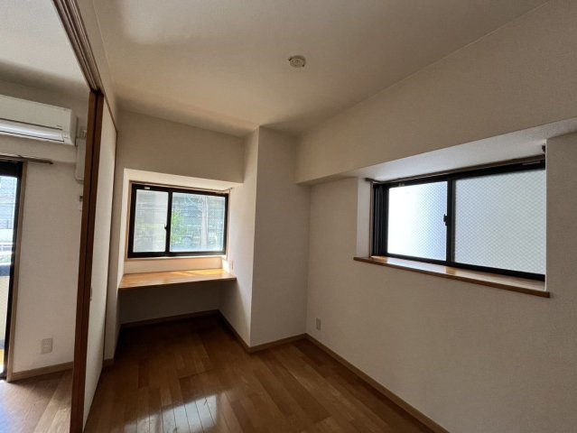 ミラバ天神の居間・リビング