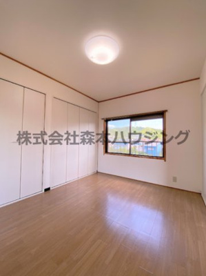 【洋室】 | 　私市ロイヤルマンション | 個人の部屋や寝室として使える洋室です