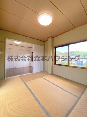 【和室】 | 　私市ロイヤルマンション | 和室ならではの温かな和の空間で寛ぎの時間を過ごせます
