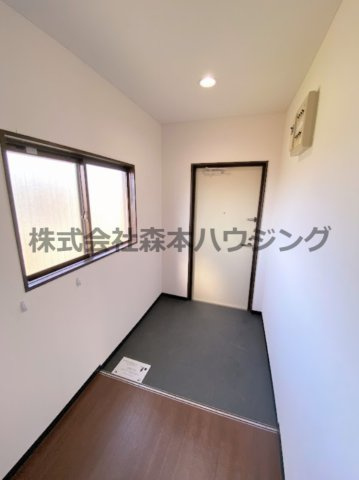 【玄関】 | 　私市ロイヤルマンション | ゆったりとした玄関です
