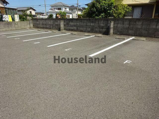 セジュール日高の駐車場