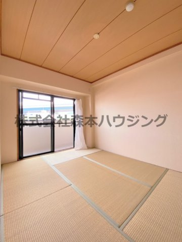 【和室】 | 　ネストクレール | 畳の上でゆっくりとくつろげる和室です