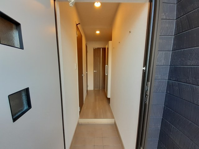 グランド・メゾン東根　参番館の玄関|玄関