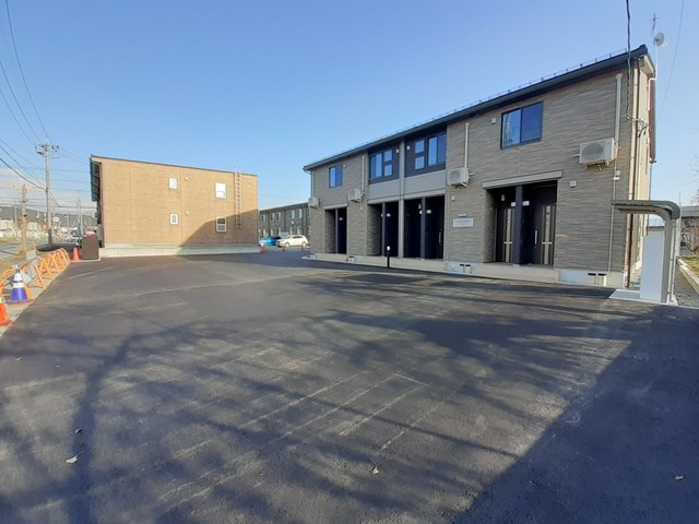 グランド・メゾン東根　参番館の駐車場|駐車場