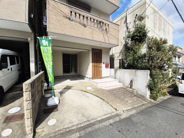 【外観】 | 紫竹西大門町　一戸建 | 駐車スペース完備