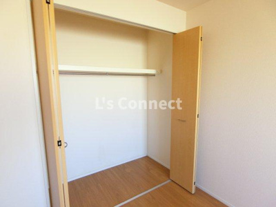 【収納】 | ロイヤルハイツ参番館 | クローゼットでお荷物もすっきり収納。