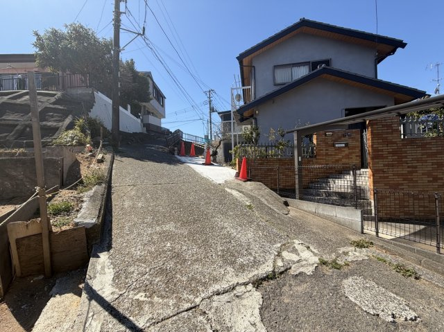 ☆横浜市南区永田南2丁目 新築戸建ての前面道路含む現地写真