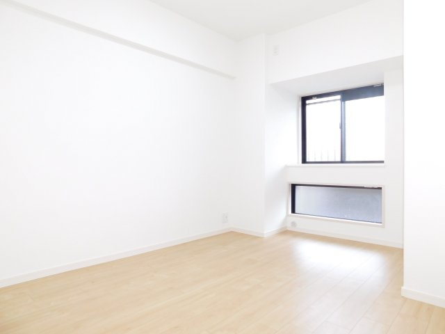 名古屋市中村区名駅南３丁目の中古マンションの洋室|◇洋室◇　　明るい洋室約６．１帖　全居室収納完備！　（令和８年３月リフォーム済）