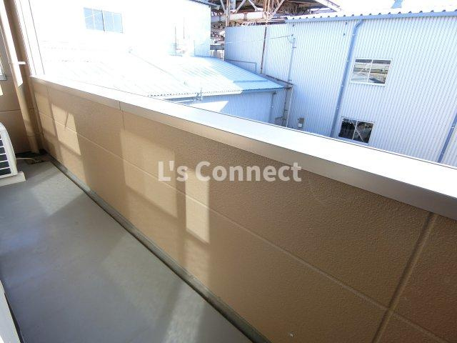 【バルコニー】 | グランディール泰清　 | ２階のお部屋で洗濯物もたくさん干せます。