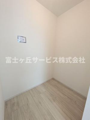 【収納】 | 浜松市中央区篠ケ瀬町 新築一戸建て 2号棟 | ウォークインクローゼットです