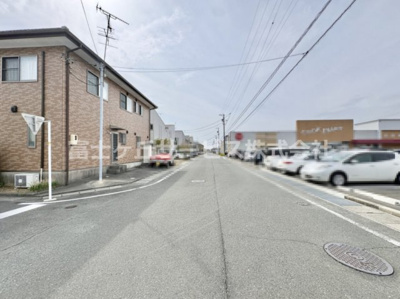 【前面道路含む現地写真】 | 浜松市中央区篠ケ瀬町2丁目 新築一戸建て 2号棟 | 前面道路含む現地写真です