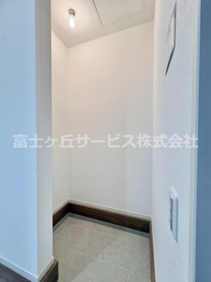 【収納】 | 浜松市中央区篠ケ瀬町2丁目 新築一戸建て 2号棟 | 便利な収納スペースです