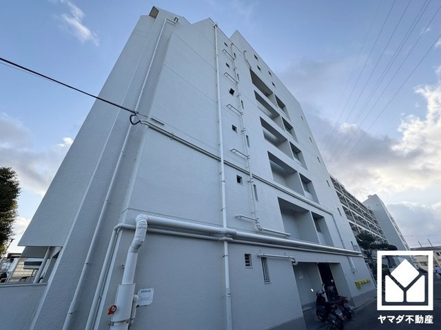 シェトア園田第一の外観|キッチンには窓がございますので、昼間は手元が明るく、お料理がはかどります。