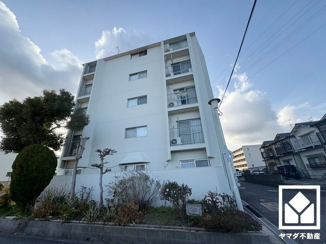 シェトア園田第一の外観|全居室バルコニーに繋がるお部屋となっております。風通しが良く、明るい陽光がたっぷり差し込む心地よい生活空間です。