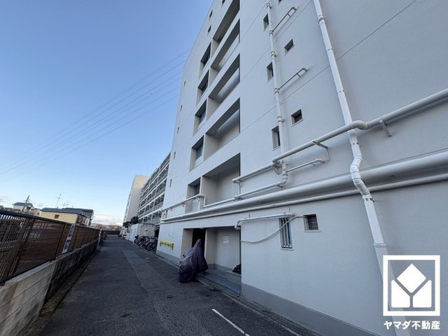 シェトア園田第一の外観|阪急電鉄神戸線「園田」駅まで徒歩約11分の立地。毎日の通勤・通学だけでなく、休日のお出かけまで利便性に優れています。