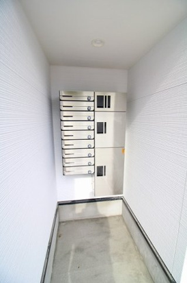 THE NOBLES 花畑駅前のその他共用部分|宅配BOX付きで不在時の荷物の受け取りに便利です☆