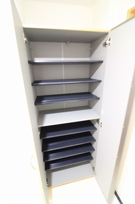 THE NOBLES 花畑駅前の内装