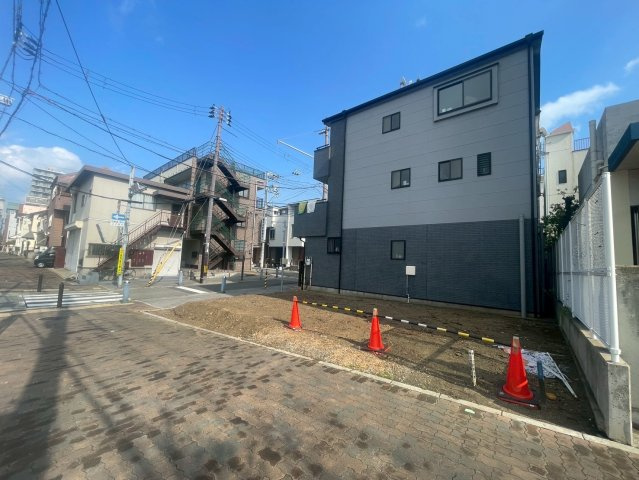 【前面道路含む現地写真】の画像