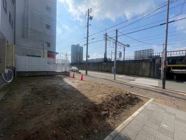 【前面道路含む現地写真】の画像