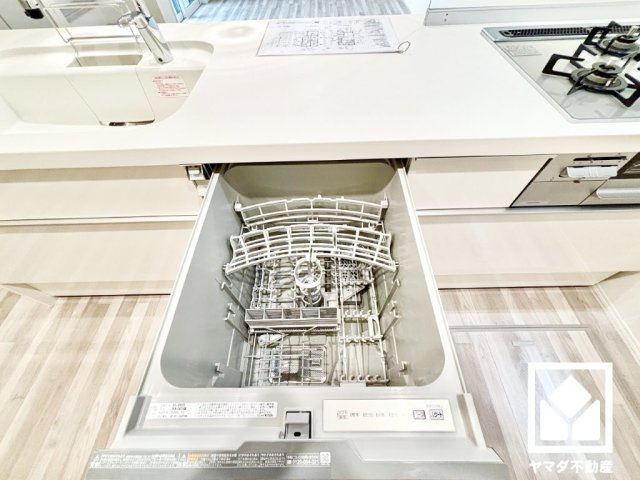 西宮市浜甲子園１丁目　第7　B号地の設備|毎日の家事の負担を軽減でき、節水効果も期待できる食器洗乾燥機付き。