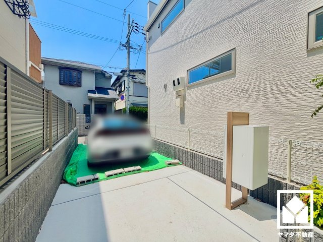 西宮市南甲子園２丁目　第10　B号地の駐車場|駐車スペースがございます。重い荷物や雨の日の移動もスムーズで、快適なカーライフを実現。