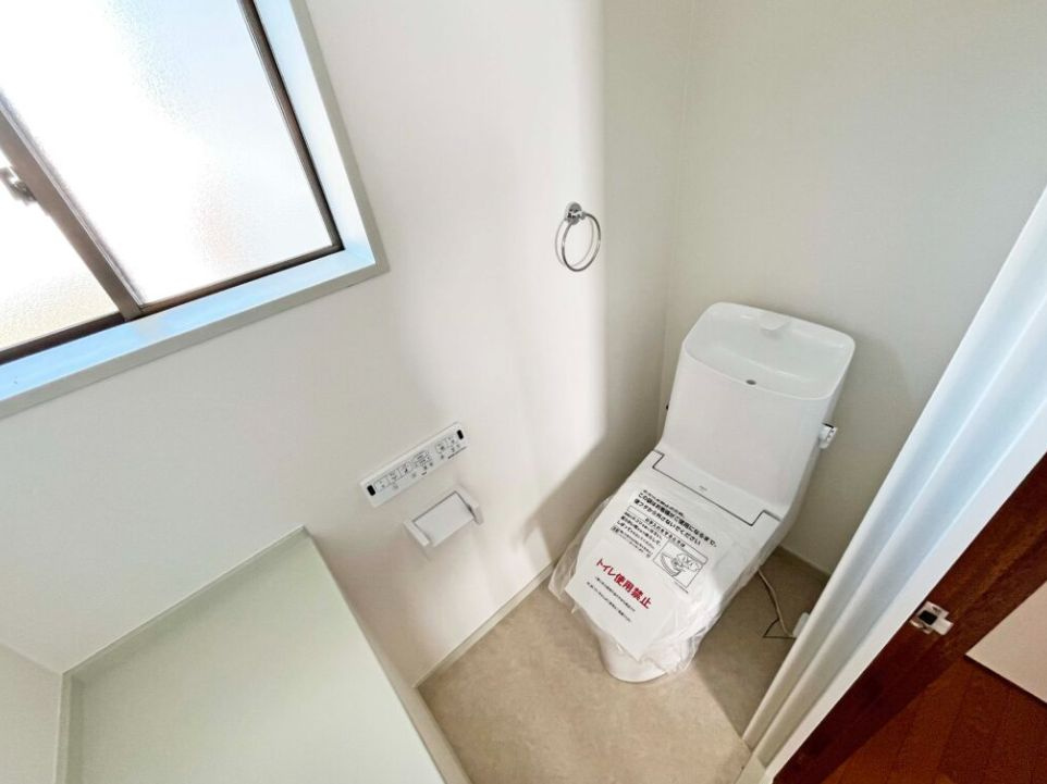 茅ヶ崎市高田１丁目　中古戸建のトイレ|落ち着いたトイレです