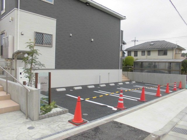 ブローベア　２の駐車場