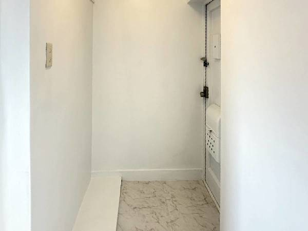 ビレッジハウス鳴滝17号棟の玄関|ビレッジハウスの同一物件・同一タイプの間取りの写真です