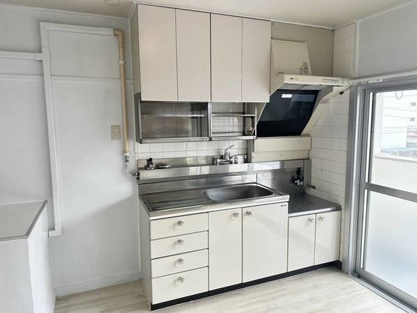 ビレッジハウス鳴滝17号棟のキッチン|ビレッジハウスの同一物件・同一タイプの間取りの写真です
