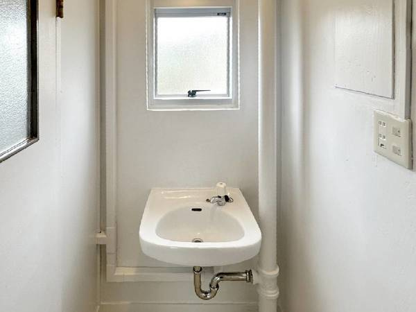 ビレッジハウス鳴滝17号棟の洗面所|ビレッジハウスの同一物件・同一タイプの間取りの写真です