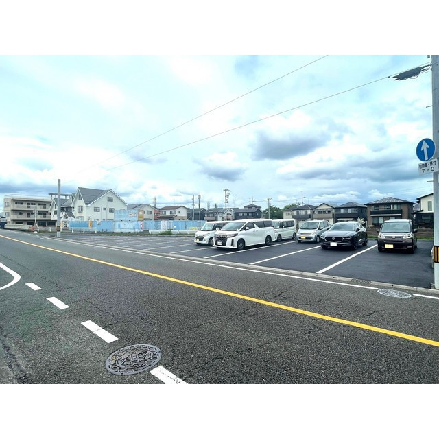 岐阜市萱場南２丁目の駐車場