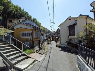 【前面道路含む現地写真】