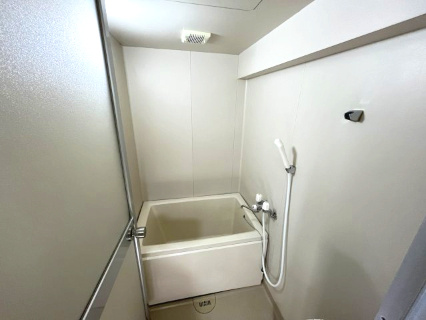 メゾン・ラ・フォーレの浴室