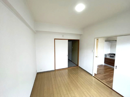 メゾン・ラ・フォーレの洋室