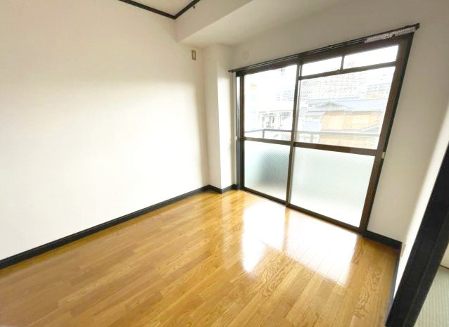 ラジャクラブ01の洋室