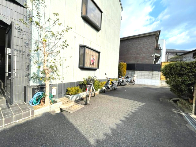 ラジャクラブ01の周辺