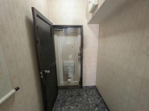 【玄関】 | 都島ロイヤルハイツ | こちらの画像は、AIを用いて家具等を消しております。