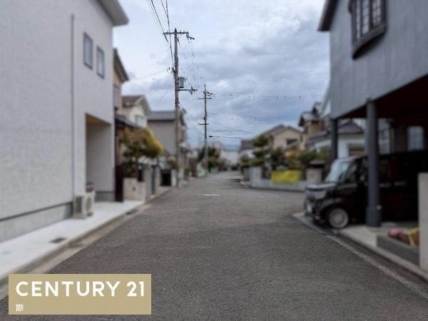 和歌山市朝日　中古戸建の前面道路含む現地写真