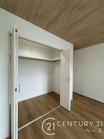 天理市田町 ２号地 ／一戸建の収納|■現地撮影写真■冬物のコートや季節のものなどたくさんしまえる広さ！
